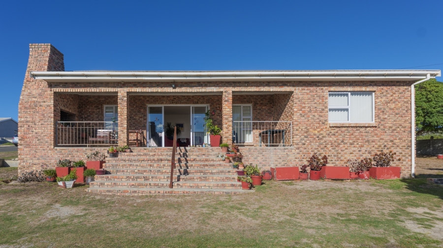 3 Bedroom Property for Sale in Struisbaai Western Cape